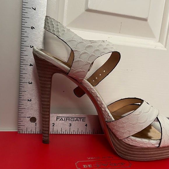 Coach Dani Snake Cut Heels Size 8 - Picture 12 of 16